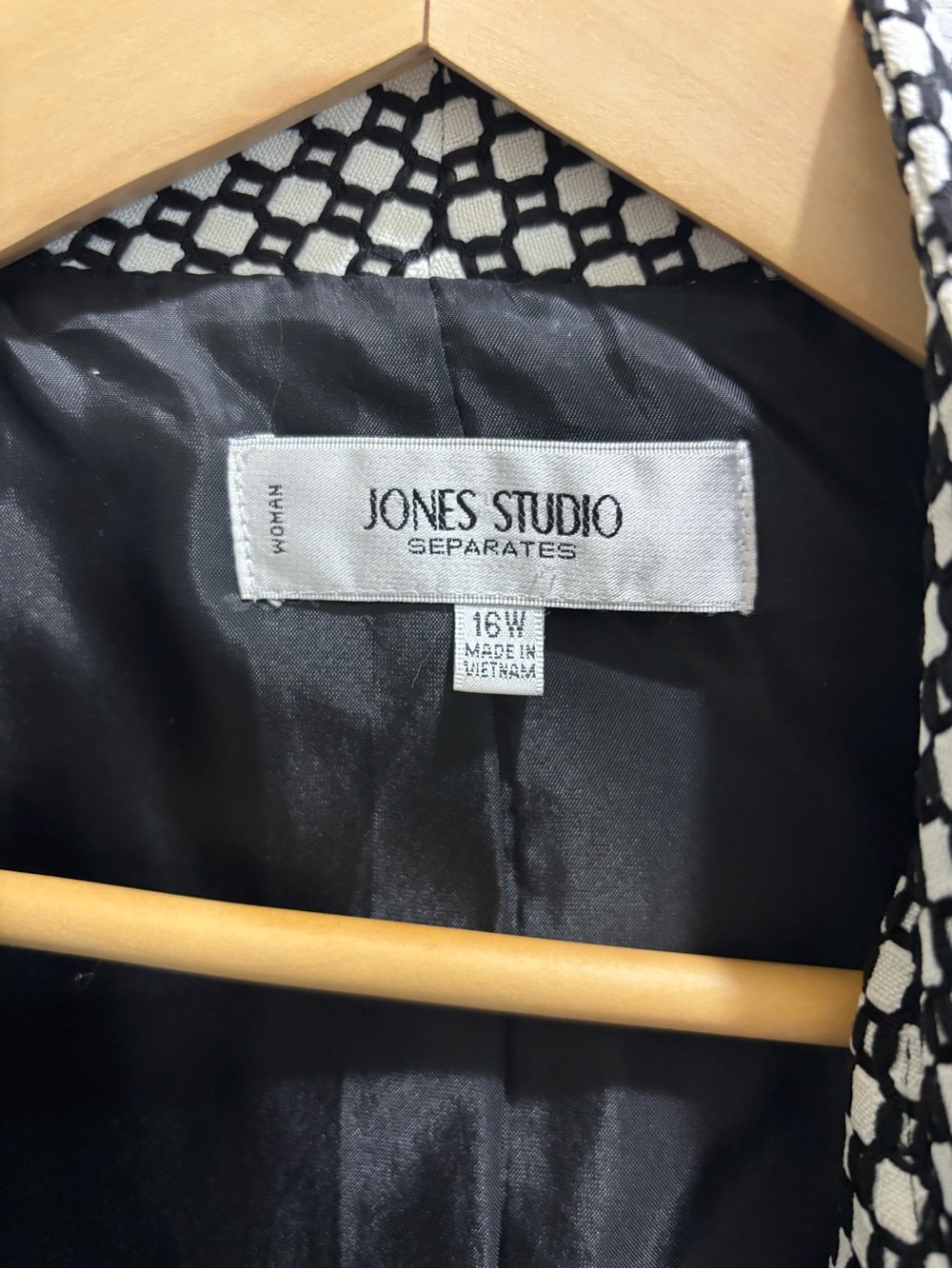 Jones Studio Black and White Patterned Blazer - Picture 2 of 6